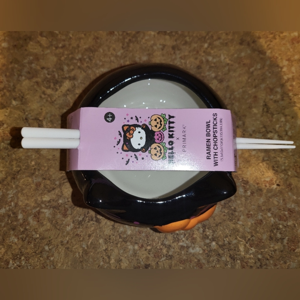 Halloween Hello Kitty Ramen Bowl With Chopsticks - Picture 5 of 6